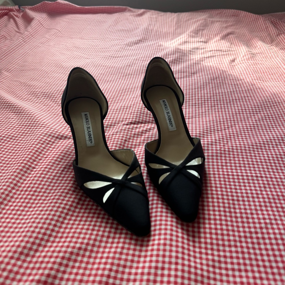 Manolo Blahnik Black Satin D'Orsay Pumps/Kitten Heels - Picture 5 of 8